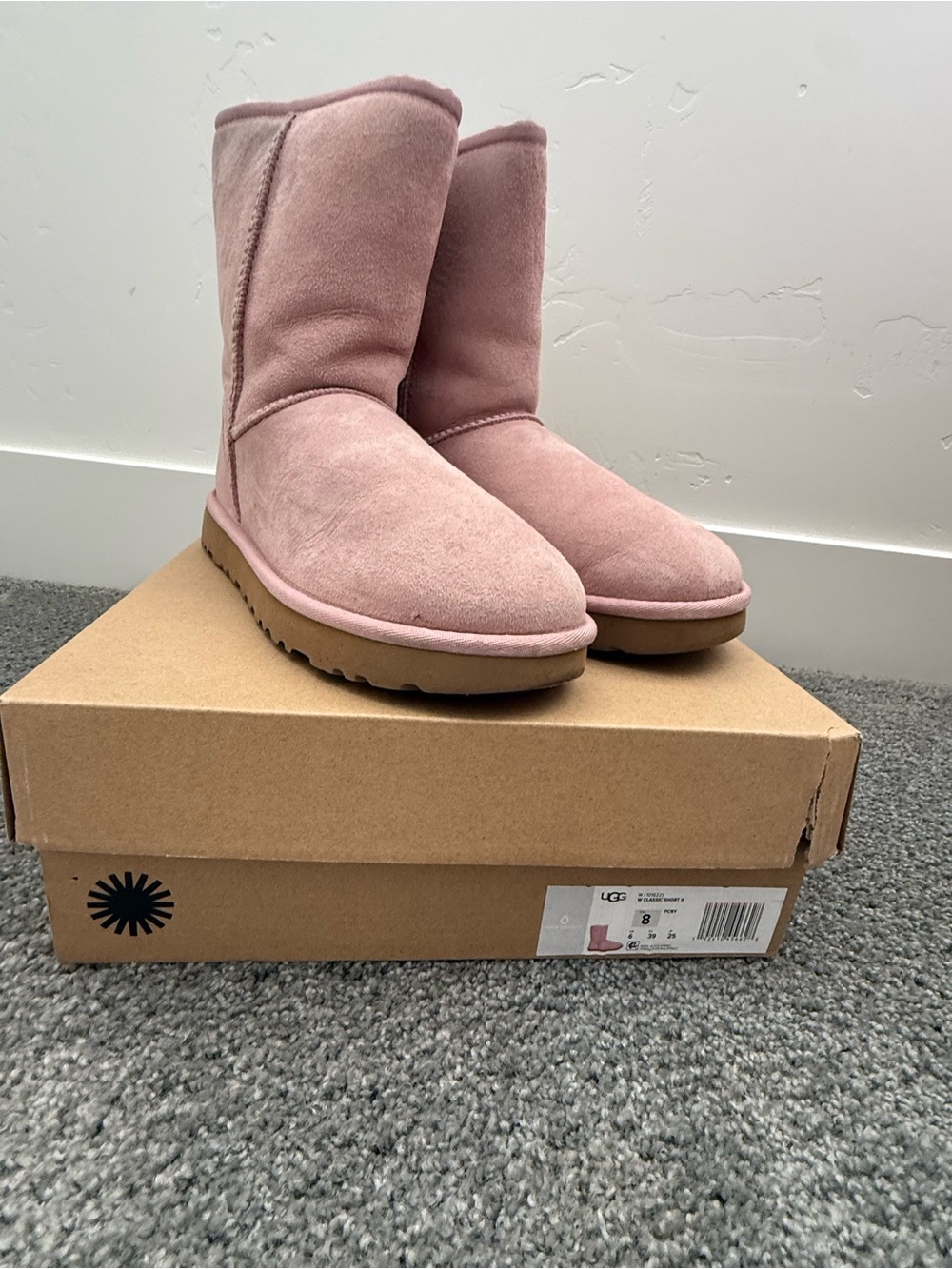 UGG Classic Short Boot in Dusty Pink